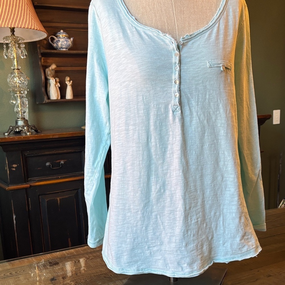 Soft surrounding long sleeve